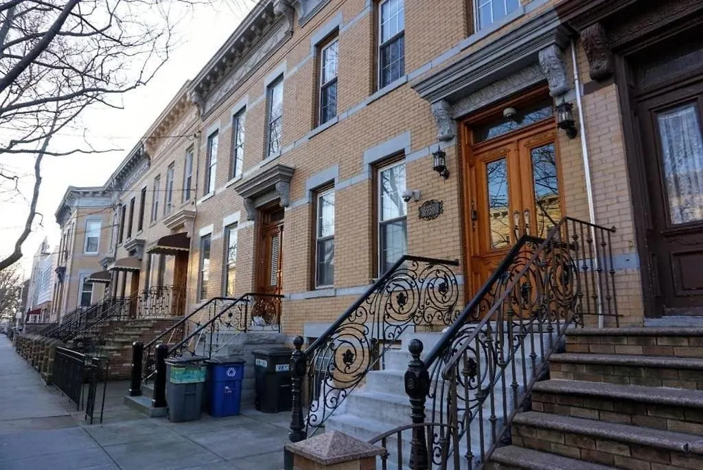 Luxurious Apartment At Colonial Townhouse ニューヨーク